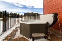 Red Sled at Hi Country Haus - 2 bed, 2 bath with a shuttle stop.