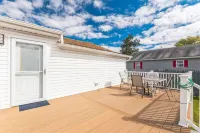 Cozy Beach Cottage just minutes from historic Cape May Pet Friendly!