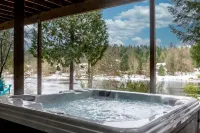 A lakefront retreat with hot tub