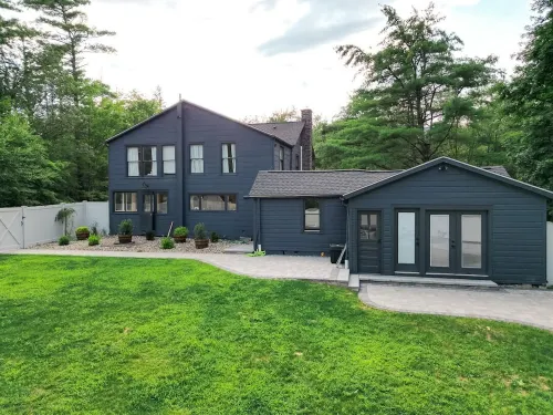 Charming rustic home in the Hudson Valley. New Hot Tub! Close to Hunter/Windham