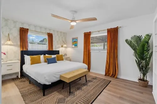 Hot Tub, Heated Pool, Mini Golf  Island Vibes Hotels in Pinellas County