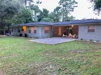 Sugarfoot Home, 2 miles from UF! Hotels near Publix Super Market at Gainesville Shopping Center