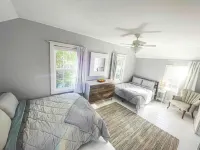 Modern Home Walking Distance to Boat Launch!