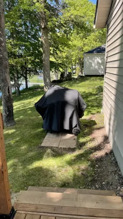 Popple Lake House Getaway Отели в г. Игл Пойнт