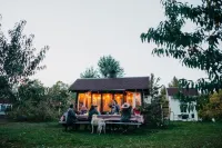 Camp Lillian Gorgeous New Cabin with Mountain Views