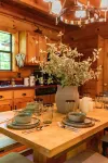 Clean & Quiet w/ Private HotTub Near Cades Cove