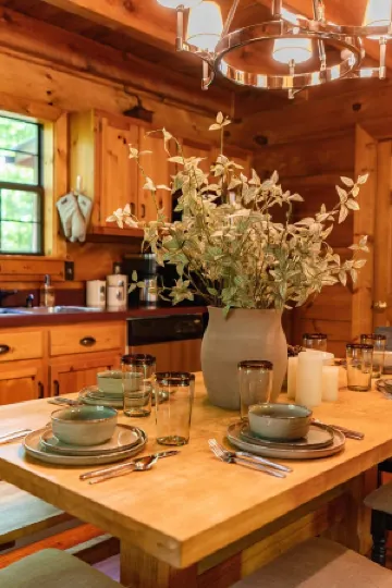 Clean & Quiet w/ Private HotTub Near Cades Cove