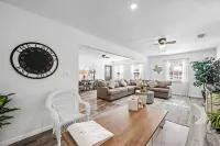 Luxurious Modern Farmhouse 3BR/2BA
