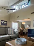 Comfortable and stylish END UNIT on the 10TH FAIRWAY in Palmetto Dunes
