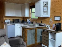 Treehouse/cabin with an amazing view of Mount Magazine