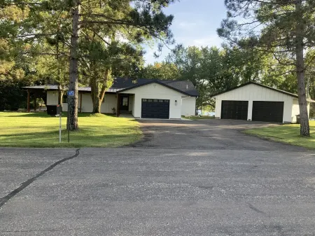 Luxurious lake home, new 4 bdrm, 3 bath 2 kitchens modern farmhouse on SRCL.org