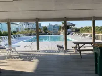 Spacious, Bright, & Airy Home - 100 steps to beach