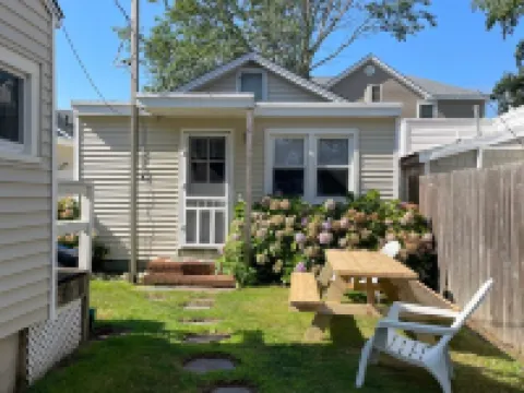 Cottage in the heart of Beach haven! Hotels in Beach Haven