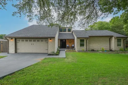 Charming 5 Bedroom w/ Self Check-In, Garage Parking & Pet Friendly Отели рядом с достопримечательностью «Baylor Scott & White Medical Center — Temple»