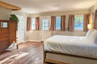 The Garden House of Downtown Manitou Springs, Colorado