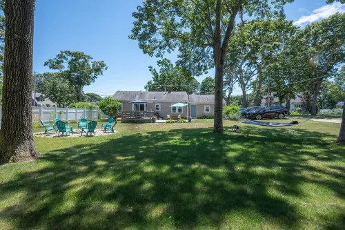 Family Beach House in Onset - walk to beaches