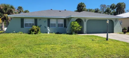 Fins Up - 3/2 Pet Friendly Pool Home Sunny SW Florida Отели в г. Порт-Шарлотт