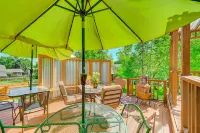 Serene Rustic Haven, Huge Yard & Decks , ZenDen Hotels in Centennial
