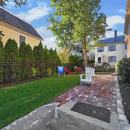 Unit1 Beautiful PRIVATE LARGE 3 bedroom/2 bath townhome. Close to ALL HISTORIC