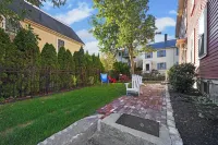 Unit1 Beautiful PRIVATE LARGE 3 bedroom/2 bath townhome. Close to ALL HISTORIC โรงแรมใน