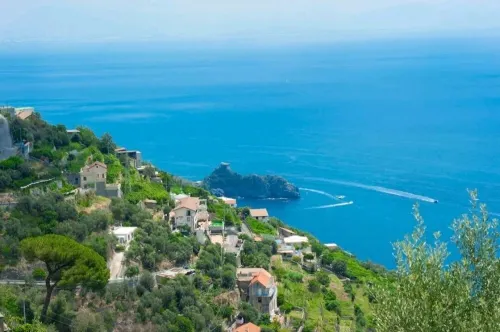 On the Amalfi Coast: Romantic House "BOUGANVILLEA" Hotels in Furore