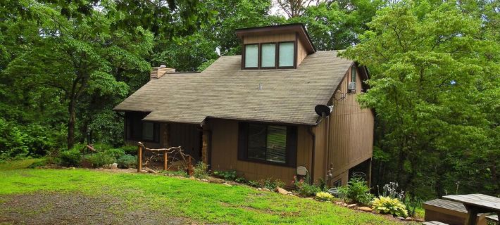 Cozy Bear Lodge on top of Casey's Mountain! - Great Location!! Hotels in Jackson County