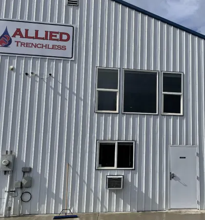 Newly remodeled apartment over shop, 1 block from airport