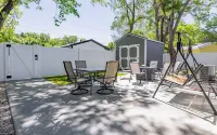 Beautiful NEW home close to downtown Cody! Sleeps up to 8.