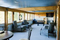 NEW - The Boardwalk on North Long Lake Brainerd with Hot Tub, Pet-Friendly Hotels in First Assessment