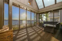 Frankie’s Waterfront House at Indian Lake! The nicest VRBO on the lake!