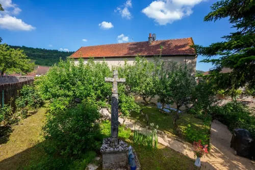 Le P'tit Pichot Charming Cottage in little wine village 8kms from Beaune Hotels in Nantoux