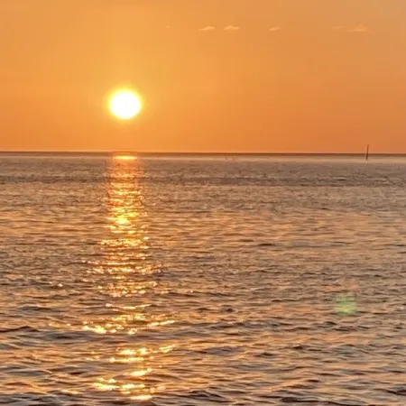 Island Oasis - NON SMOKING Top Floor Apartment located downtown with Gulf Views!