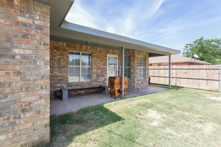 Cozy Casa a 3 bedroom house with all the necessities in Lubbock near Texas Tech Отели рядом с достопримечательностью «Thunderzone Family Fun»