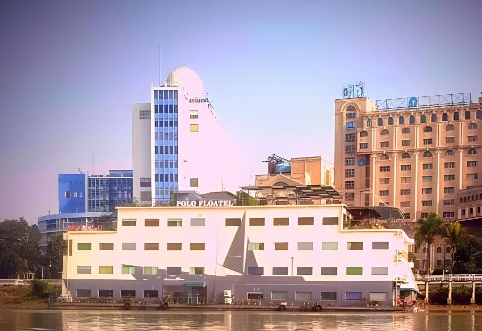 Polo Floatel Kolkata