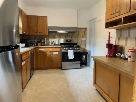 Close to BTV international Airport and 5mins to UVM college