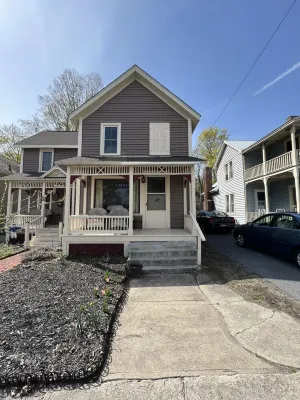 Beautiful studio apartment in Saratoga - short walk to downtown