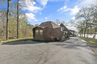 Sleeps 10, Igloo Guest House, 5 Kayaks, + More!