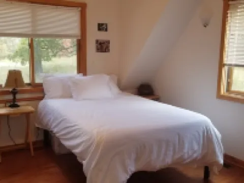 Wifi!! Big Oak Cabin, Ozarks, Hot Tub, Rivers! Hotels in Ozark County