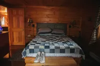 Log Home in a Peaceful Wood in Jim Thorpe 100 Mile View Overlook 주변 호텔