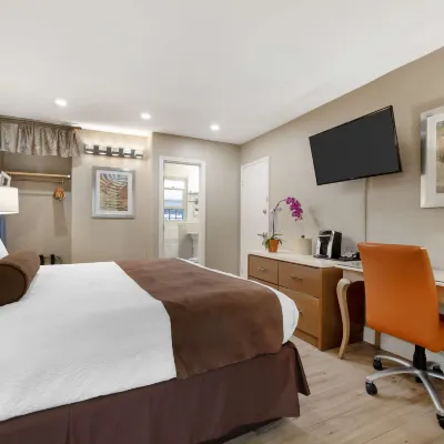 Best Western Cabrillo Garden Inn Hotels near San Diego Air & Space Museum