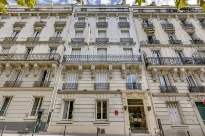 Hôtel du Square d'Anvers Hôtels à : Paris