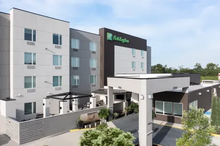 Holiday Inn Gonzales Отели рядом с достопримечательностью «Хаумас Хаус энд Гарденс»