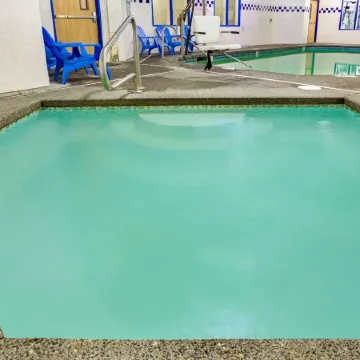 Days Inn & Suites by Wyndham Gresham