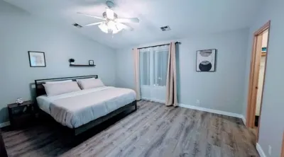 Tranquil Retreat with Hot Tub Các khách sạn gần Rosebay Park