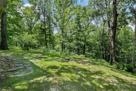 Private guest suite- Sleep & Bike, UPDATED!