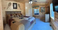 Amazing Cabin, Close to Everything/Fireplace/Jacuzzi/Hot Tub/Pool Table/Com.Pool
