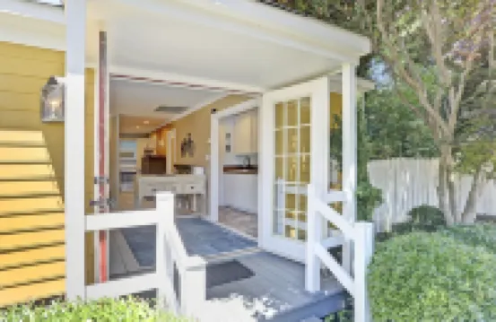 Private 1300 sq ft Cottage in Historic Yorktown-w/ trolley access 約克鎮酒店