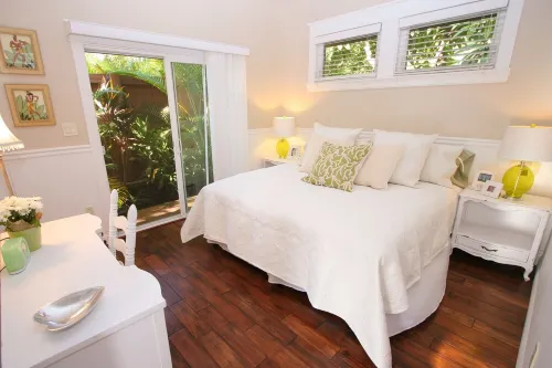 Hawaiian Cottage and Personal Paradise /BBKM 2013/0004