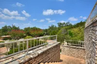 Beautiful remodeled lake view home, Modified new rates for fall.