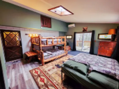 Secluded Pocono lodge, perfect for a weekend getaway with friends or family
